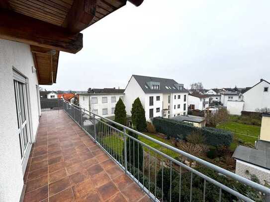 Charmantes 3-Zimmer-Penthouse in Offenbach Bieber – mit Rundum-Balkon!