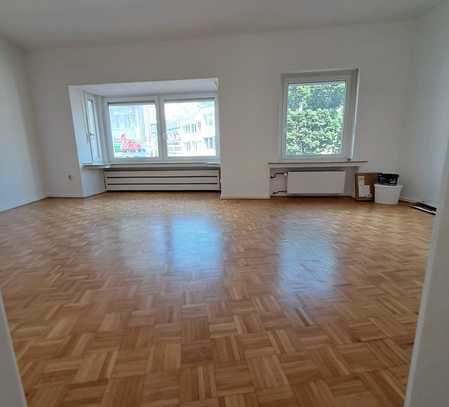 4 Zimmer-Wohnung mit Terrasse und Innenhof