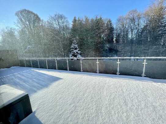 Penthouse-Wohnung mit großer Dachterrasse und Aufzug