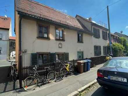 Verkauf im Bieterverfahren. Mehrfamilienhaus in zentraler Lage von Bamberg zu verkaufen.