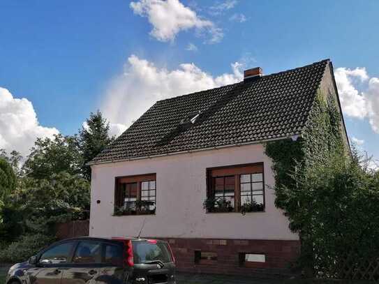 Freistehendes Haus mit großem Garten!