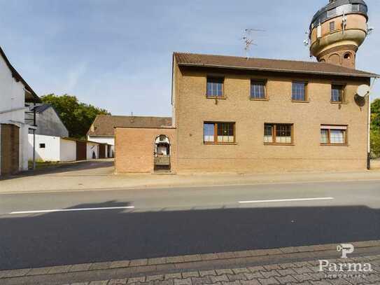 Großzügiger Hof mit Einfamilienhaus und vier Nebengebäuden in Nörvenich