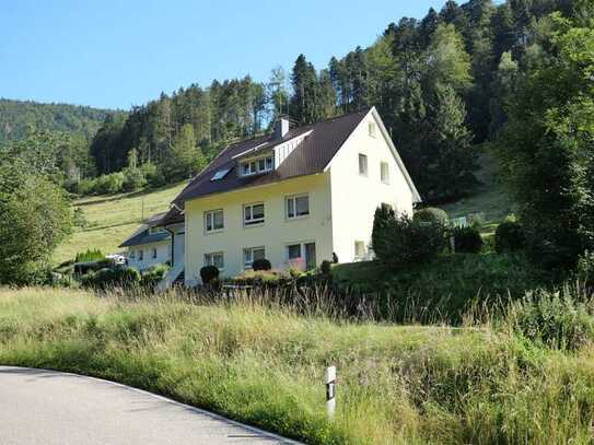 Attraktives Zweifamilienhaus in Oberried-St.Wilhelm