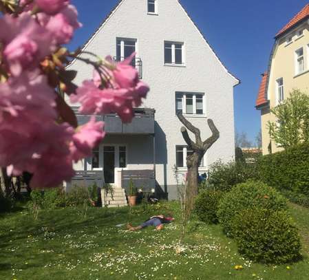 Schöne 3/4-ZKB- Altbau-Wohnung in kernsanierten Haus in der Detmolder Innenstadt