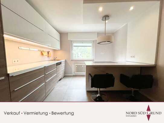 Frisch Renovierte 3-ZKB Eigentumswohnung, 89m². Moderne Küche, Balkon, Stellplatz.