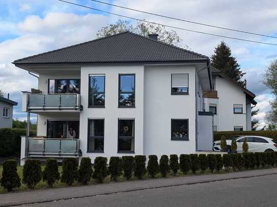 900 € - 120 m² - 4.0 Zi. - 1.OG