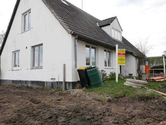 Geräumiges 6-Zimmer-Haus in Moorrege für Pferd Hund Huhn ...