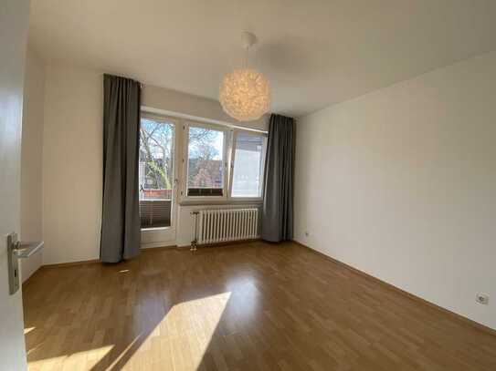 ***Zwei Zimmer Whg. mit Balkon in Oberkassel***