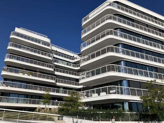 Moderne 3-Zimmer-Wohnung mit Balkon und Einbauküche in Berlin Friedrichshain