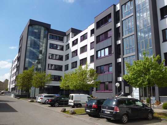 352 und 577 m² Büroflächen in Stuttgart-Vaihingen, 5 Gehminuten zum Bahnhof