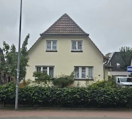 Sanierungsbedürftiges Haus in Wedel