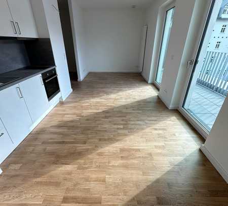 *NEU* Wunderschöne Single-/Pärchenwohnung mit Einbauküche und Balkon in Niederschöneweide (Treptow)