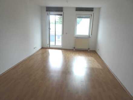 Gut aufgeteilte 3 ZKB mit Balkon und Garagenplatz, sofort frei