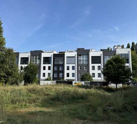 Stadthaus mit Wasser- und Parkblick in der Rummelsburger Bucht