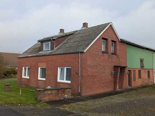 Resthof mit Wirtschaftsgebäude, viel Freifläche und Baugrund