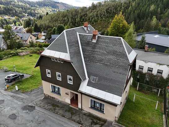 Großzügiges Einfamilien-/Mehrgenerationenhaus mit Nebengelass