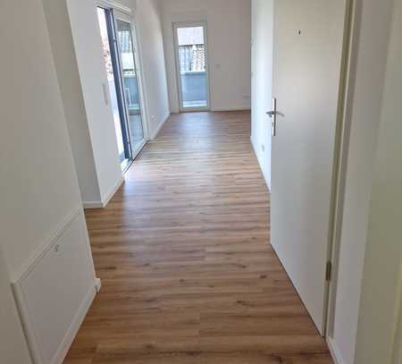 Geschmackvolle 2-Raum-Wohnung mit luxuriöser Innenausstattung in Langenfeld-Zentrum