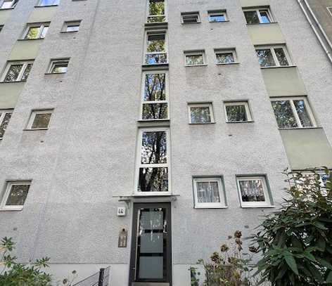 Bayerisches Viertel in Schöneberg: renovierungsbedürftige 1,5-Zimmer-Wohnung mit Süd-Balkon