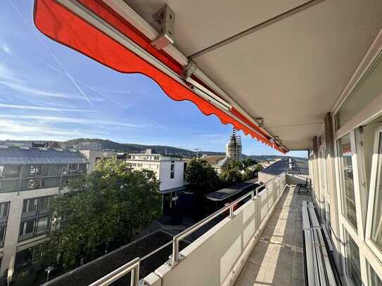 Attraktive 3-Zimmer-Wohnung mit Panoramabalkon im Herzen von Lörrach