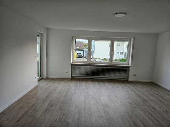 Erstbezug nach Renovierung - Schöne 4-Zimmer-Hochparterre-Wohnung in Sembach