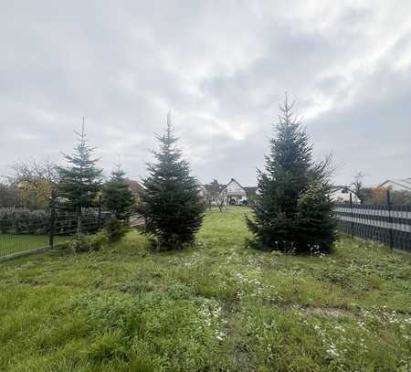 Geräumiges 2-Parteienhaus in ruhiger Lage mit viel Stauraum, großem Hof, Carport, Scheune und Garten