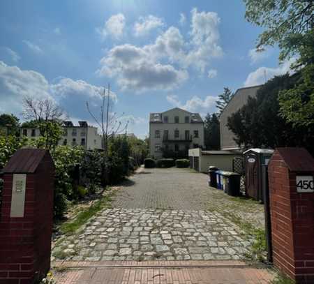 Sonniges Baugrundstück für Neubau eines Stadthauses oder Einfamilienhauses