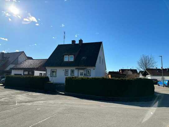 Freistehendes Einfamilienhaus mit großem Nebengebäude zum Kauf in Türkheim