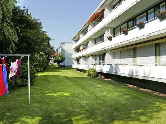 Schöne ruhige und sonnige 4-Zimmer-Wohnung mit Balkon und Einbauküche in Kassel