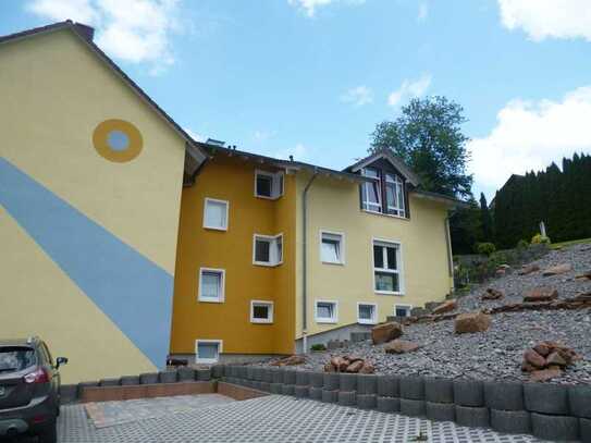 Gemütliche 3-Zimmer Wohnung mit Balkon in Bad König / Zell