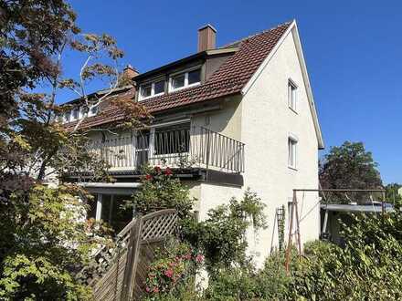 Schönes Wohnhaus für die Familie mit großem Garten und Doppelgarage