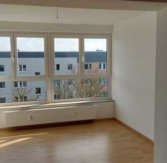 Großzüge 3- Raumwohnung mit Wintergarten, Balkon und schönem Ausblick