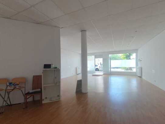 große Schaufenster + renoviert --- Büro / Praxis / Atelier / Schulungsräume