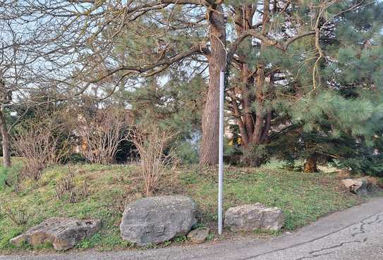 Großes Baugrundstück mit Garage im Mischgebiet von Waldstetten