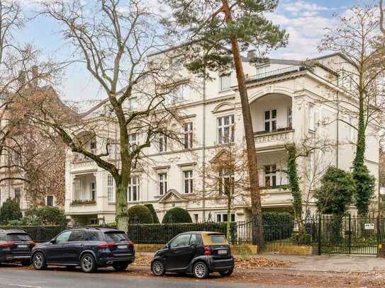 Stilvolle Altbauperle: Bezugsfreie 3-Zimmer-Wohnung mit Balkon in erstklassiger Grunewald-Lage