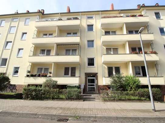 1-Zimmer-Wohnung mit 2 Balkonen in Hannover List