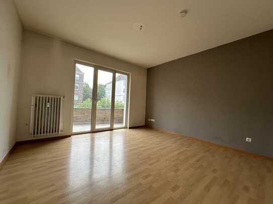 ***mitten in Oberkassel - helle 4-Raum-Wohnung, 2 Balkone - viel Potential***