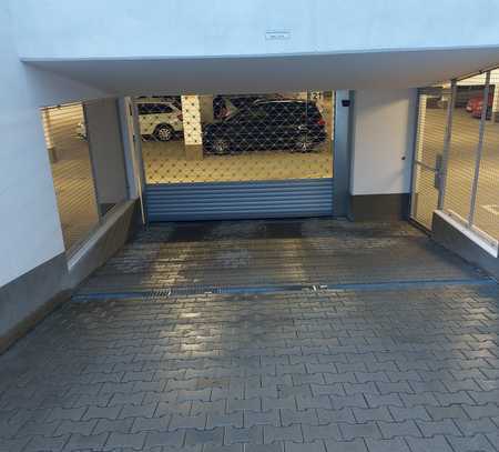 Tiefgaragenstellplatz zu vermieten