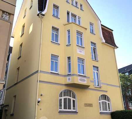 Charmante 2-ZKB-Altbauwohnung in der Oststadt - mit Fahrstuhl und Einbauküche