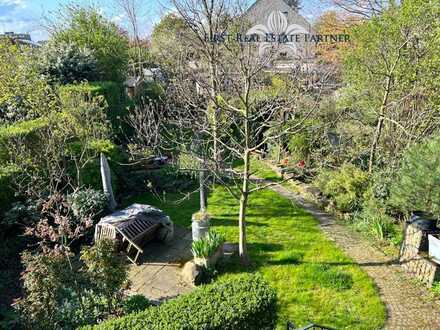 ETW in Zweifamilienhaus: 5 Zimmer, Garten, Garage in ruhiger grüner Wohnlage