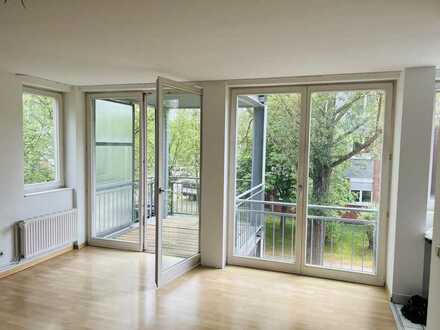 Lichtdurchflutete 2 Zimmer Wohnung mit Balkon, teilmöbliert, Hohen Neuendorf, von Privat