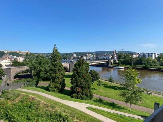 Stilvolle 2 Zi. Whg. mit EBK, teilmöbliert, Balkon, und super Panoramablick in Koblenz