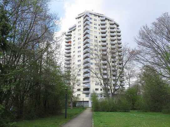 3-Zimmer-Wohnung mit Südwest-Balkon, Tiefgaragenstellplatz und imposantem Ausblick!