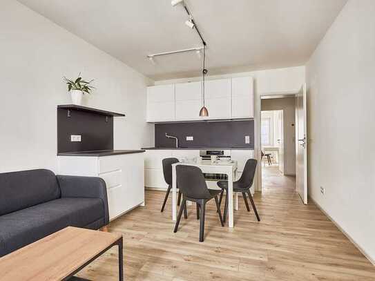 Möbliert mit Balkon: exklusive 2-Zimmer-Wohnung