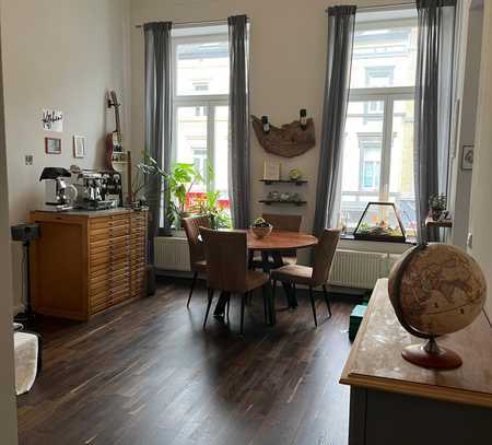 *Ab 01.03.* Belle Etage Altbauwohnung mit hochwertiger Ausstattung