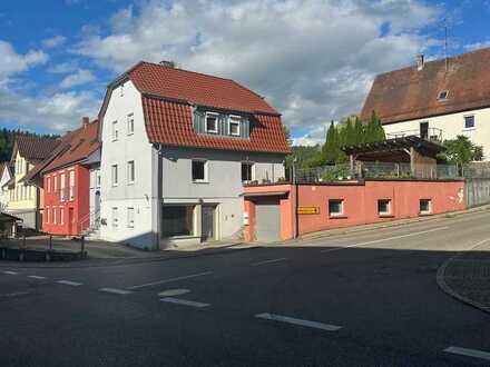 Schöne, große Doppelhaushälfte mit 5 Zimmer im Herzen von Bühlerzell