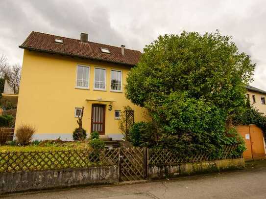 Familienfreundliches Haus in Winterbach mit großen Garten.