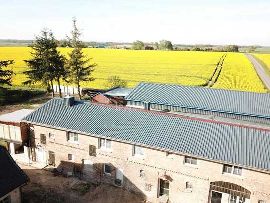 Großzügige 5 Zimmer Wohnung mit Weitblick, 2 Terrassen, Garten, Keller & Stellplätzen
