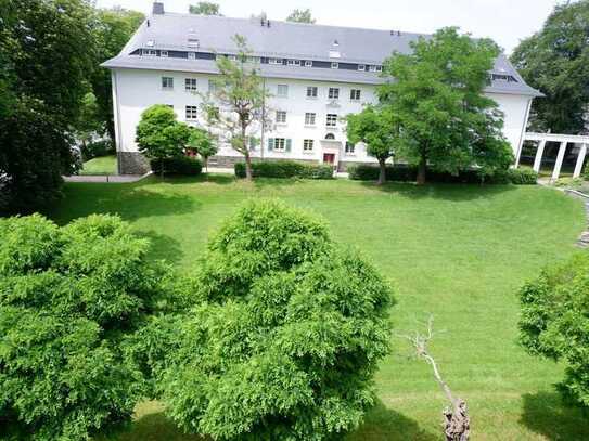 Frei ab 1.7.25 ! 2. OG - Laminat + große Küche + großer Balkon