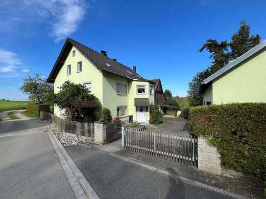 Wohnhaus mit Schuppen, Garagen und landwirtschaftlichen Flächen - Nähe Bodenwöhr