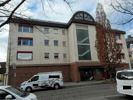 Heuchelheim, Gießener Straße 24

Vermietung von barrierefreien Büro-/Praxisräumen mit 
rd. 117 m²